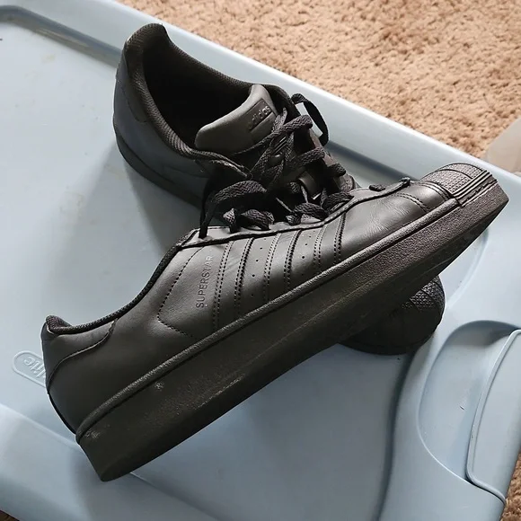 Adidas Superstar Black Size 10 - Picture 2 of 5